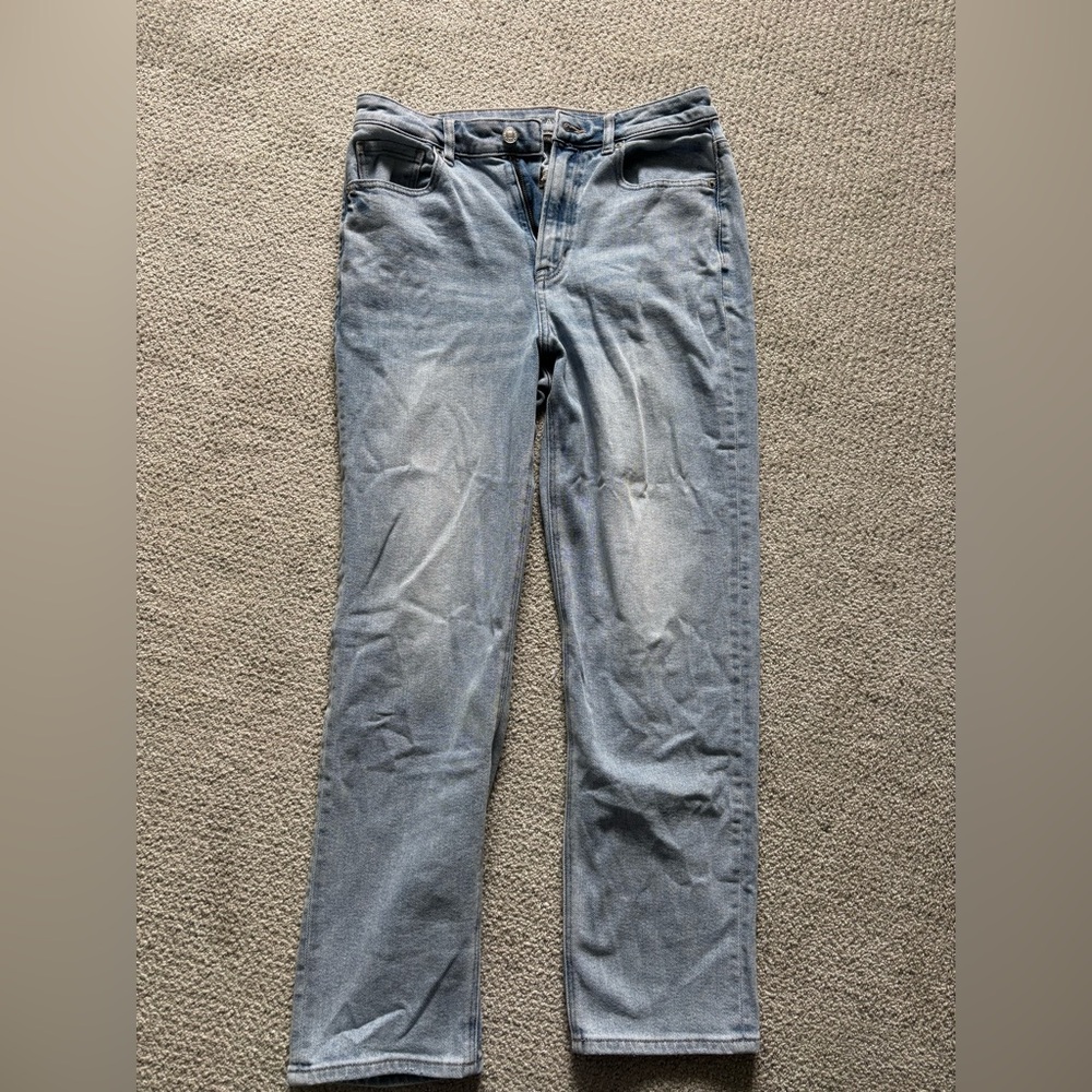American Eagle Mom Straight Jeans